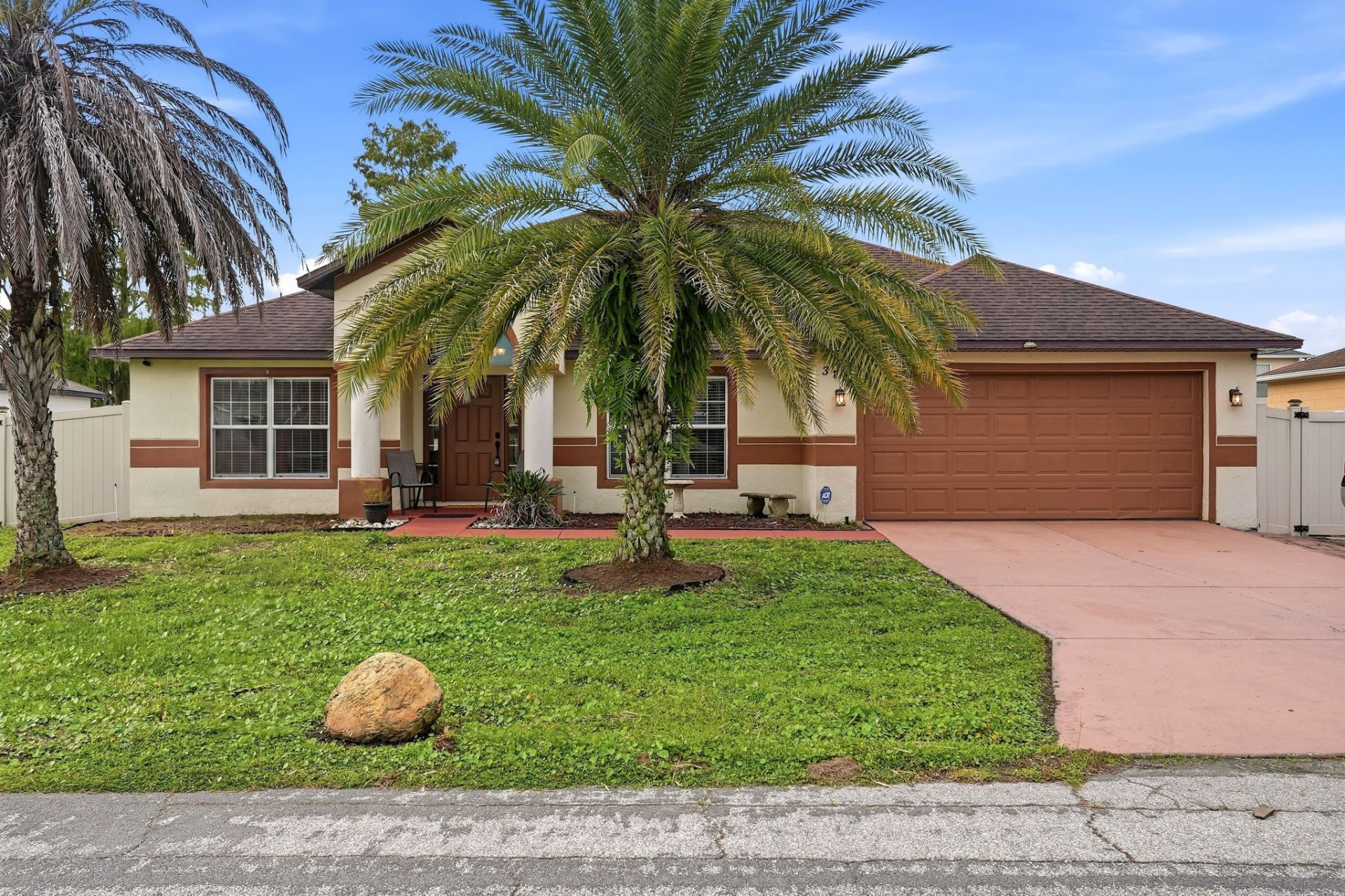 319 Marquee Dr — photo 3