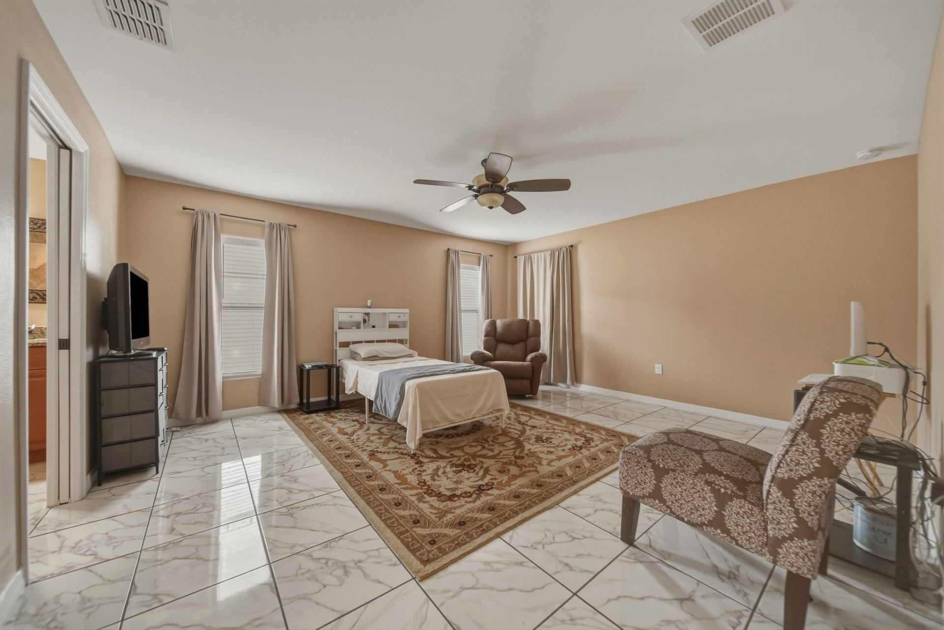 319 Marquee Dr — photo 14