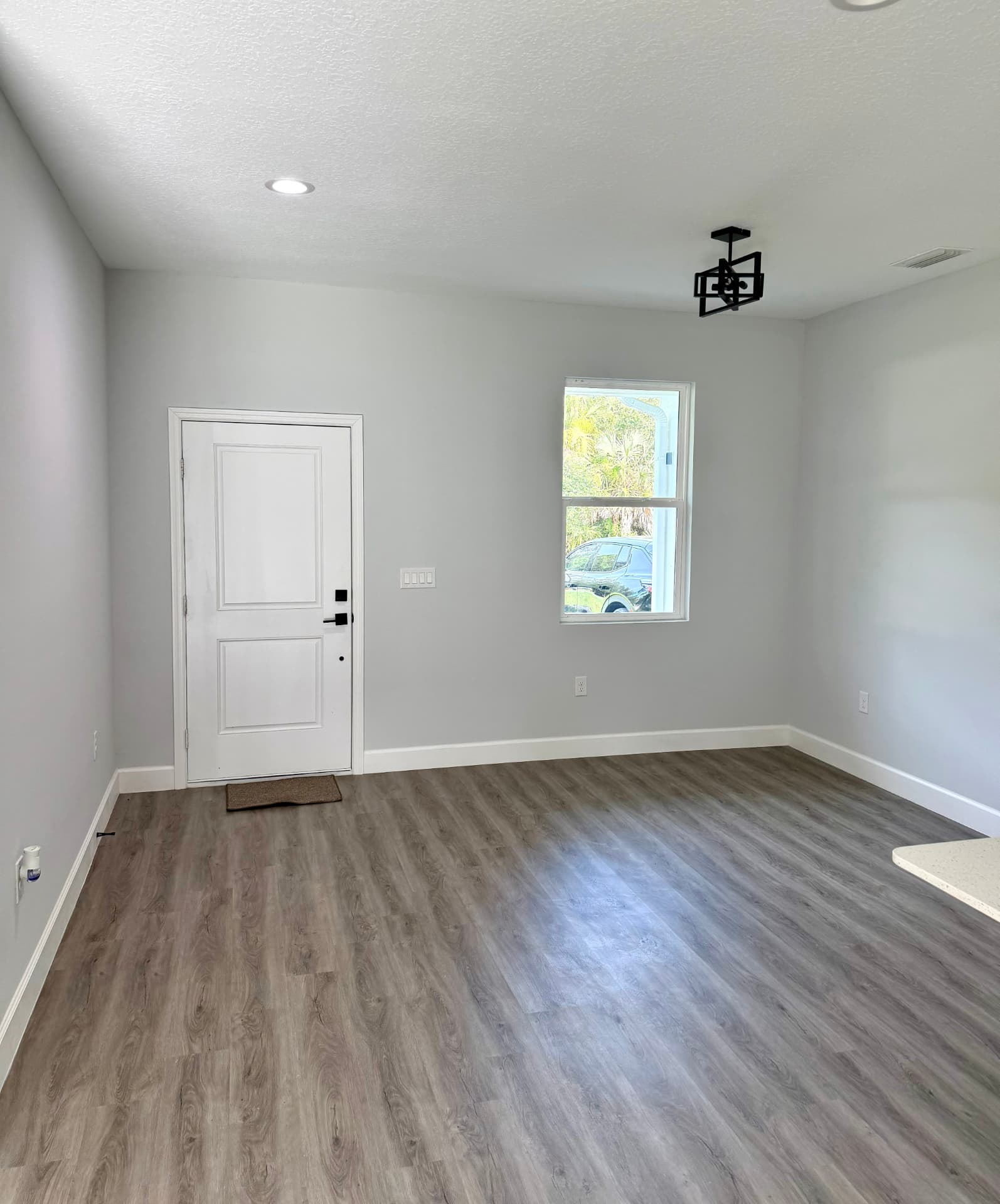 3297 Audette St — photo 2