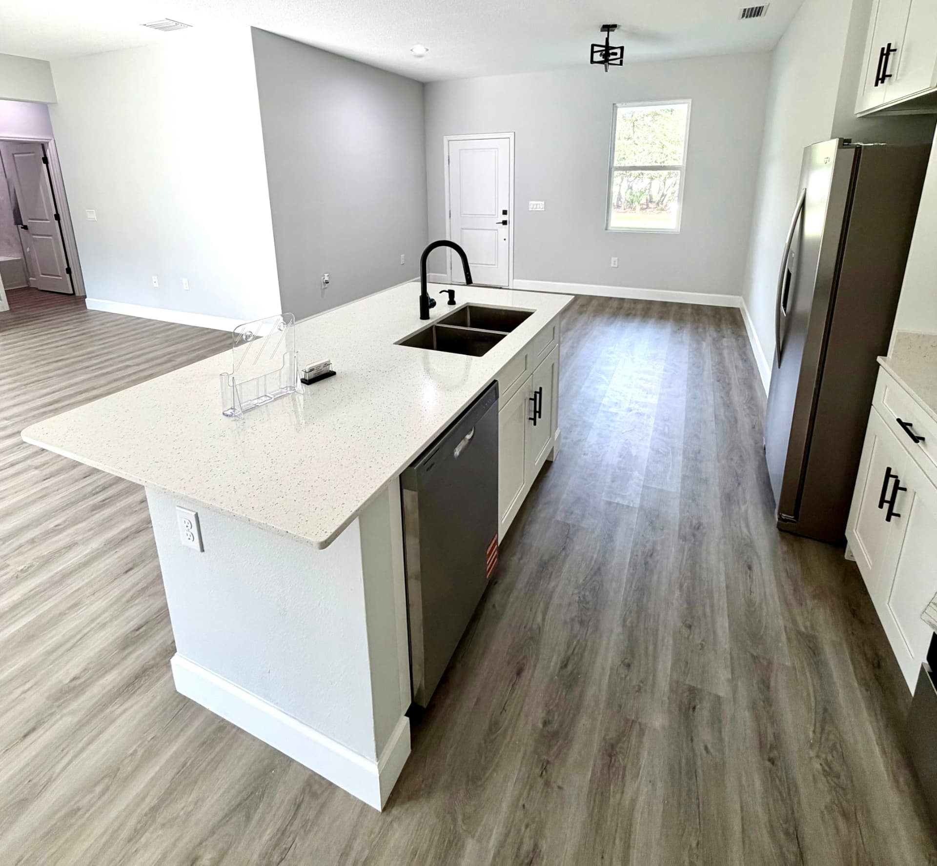 3297 Audette St — photo 7