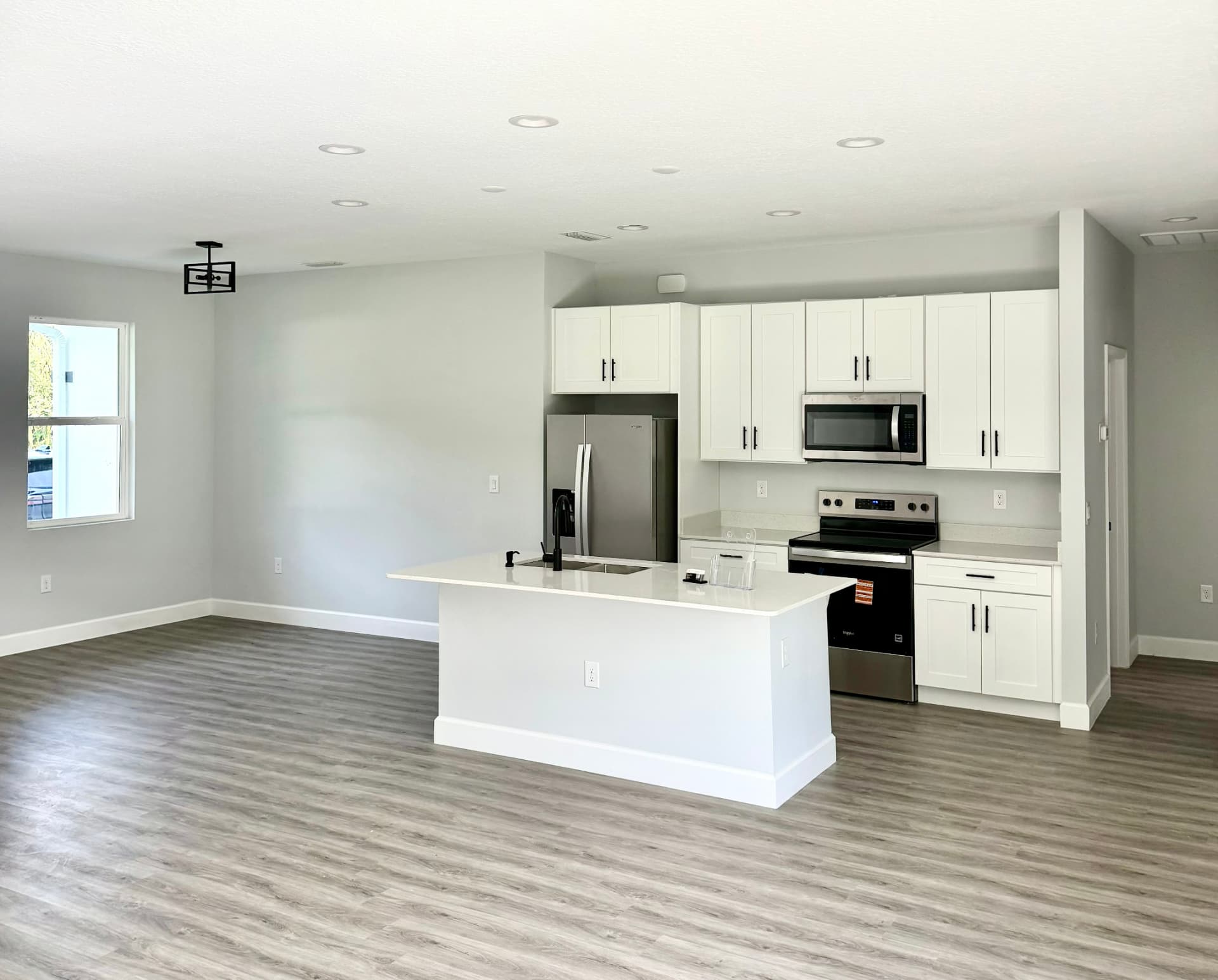 3297 Audette St — photo 4