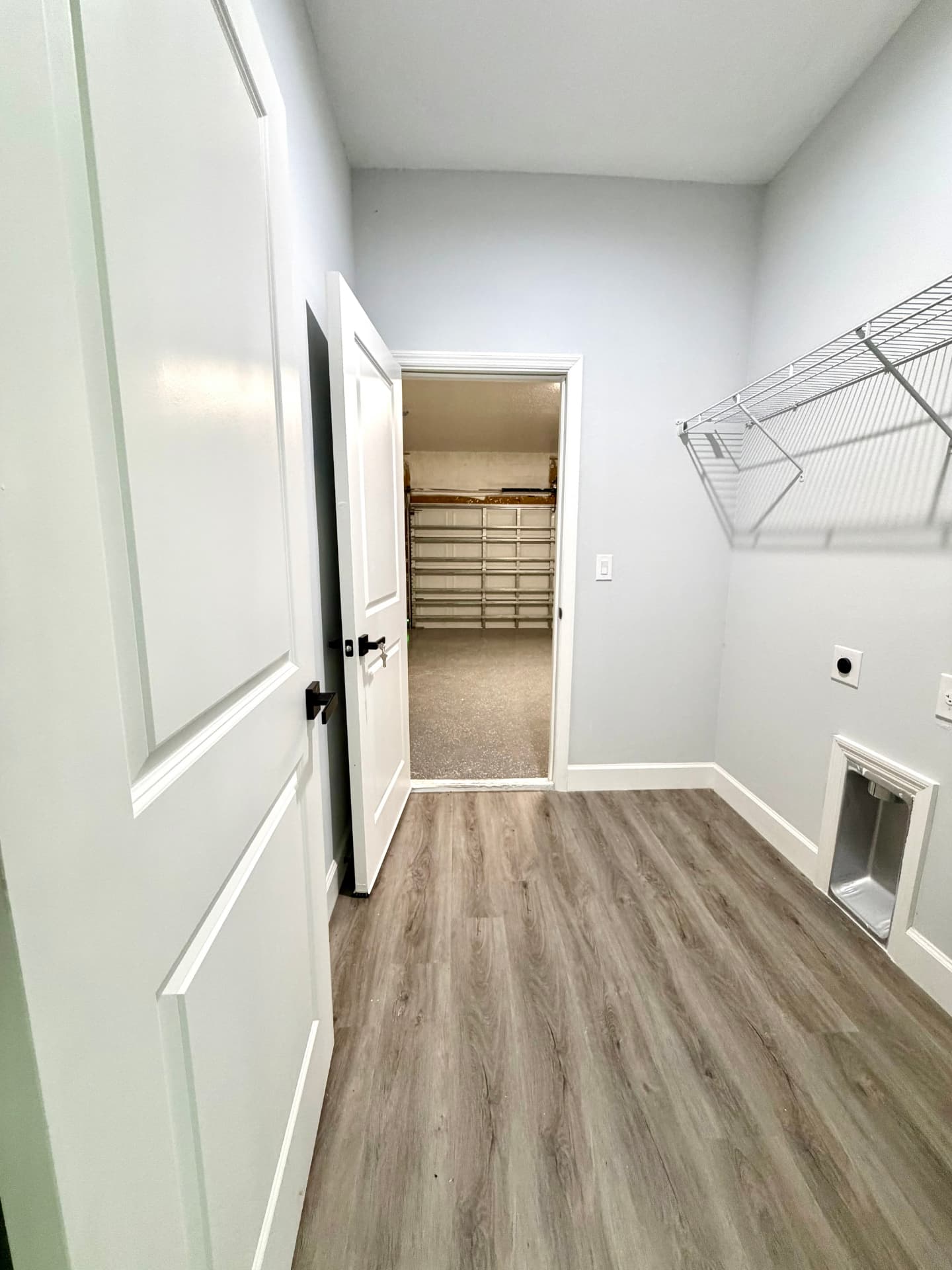 3297 Audette St — photo 10