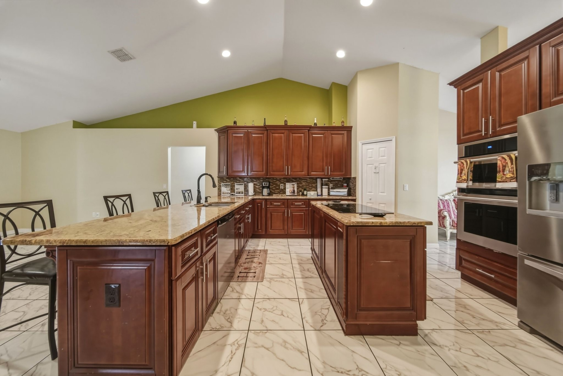 319 Marquee Dr — photo 9