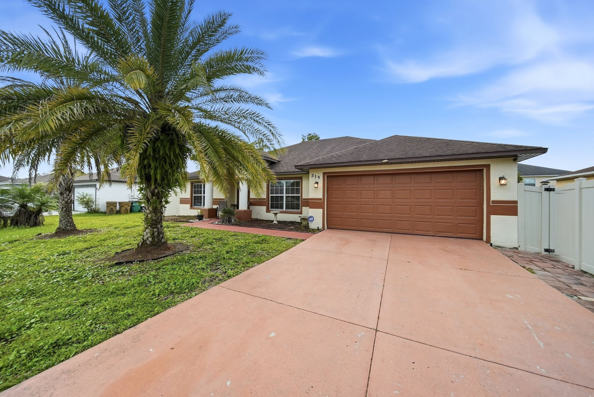319 Marquee Dr — photo 4